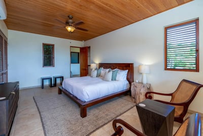 Luxury Villa Photo #16