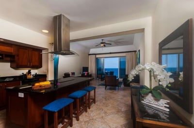 Luxury Villa Photo #4