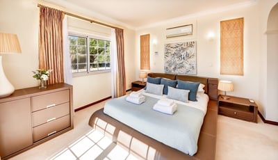 Luxury Villa Photo #17