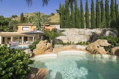 Luxury Villa Photo #6