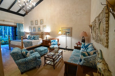 Luxury Villa Photo #40