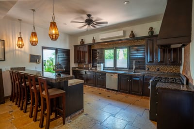 Luxury Villa Photo #38