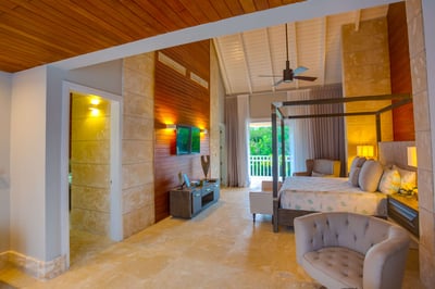 Luxury Villa Photo #37