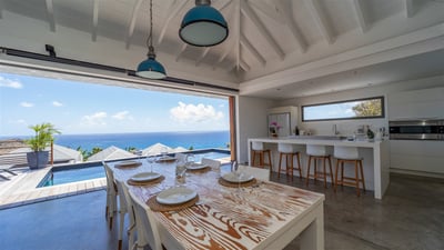 Kitchen & Dining Area