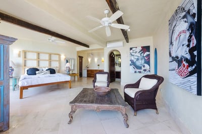 Luxury Villa Photo #26