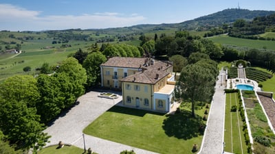 Luxury Villa Photo #2