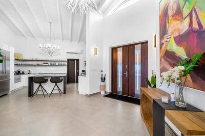 Luxury Villa Photo #10