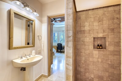 Luxury Villa Photo #36