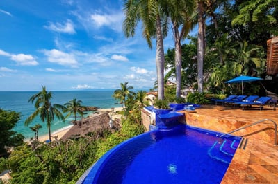 Luxury Villa Photo #4