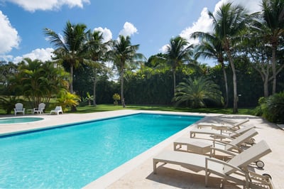 Luxury Villa Photo #3
