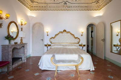 Luxury Villa Photo #36