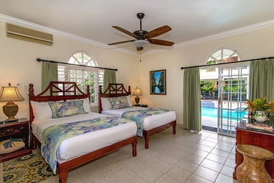 Luxury Villa Photo #22