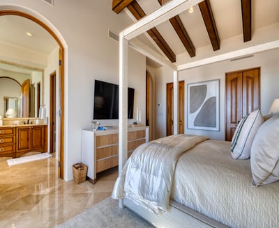 Luxury Villa Photo #46