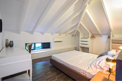 Luxury Villa Photo #32