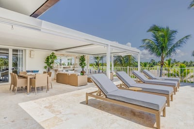 Luxury Villa Photo #8