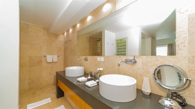 Luxury Villa Photo #44