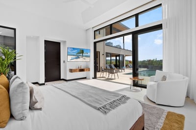 Luxury Villa Photo #26