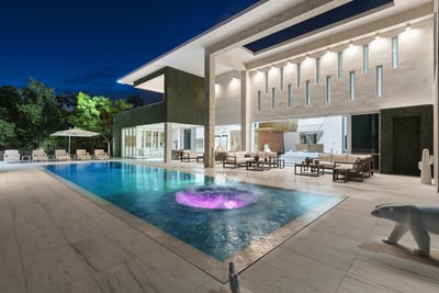 Luxury Villa Photo #7