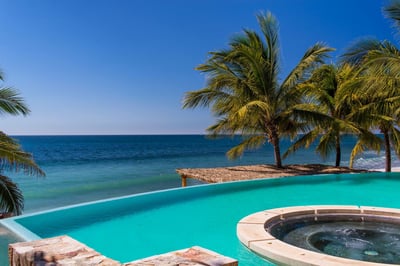 Luxury Villa Photo #5