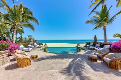 Luxury Villa Photo #7