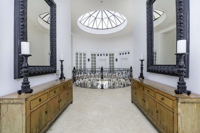 Luxury Villa Photo #28