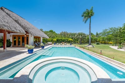 Luxury Villa Photo #2