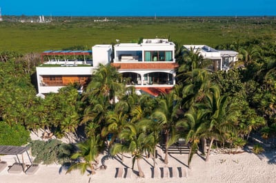Luxury Villa Photo #3