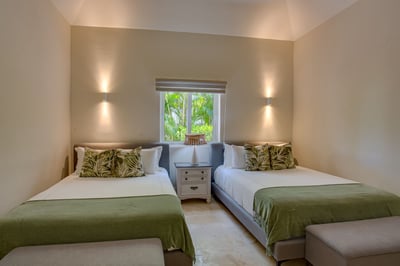 Luxury Villa Photo #30