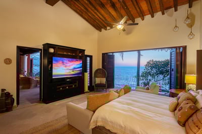 Luxury Villa Photo #29