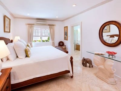 Luxury Villa Photo #7
