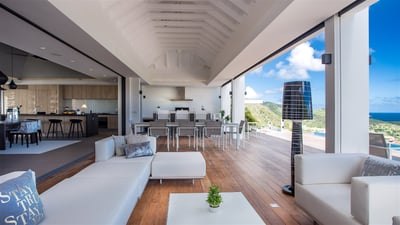 Outdoor Lounge
