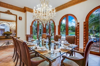 Luxury Villa Photo #22