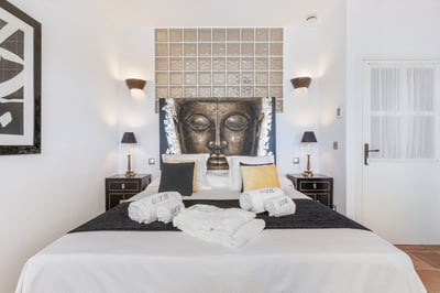 Luxury Villa Photo #27