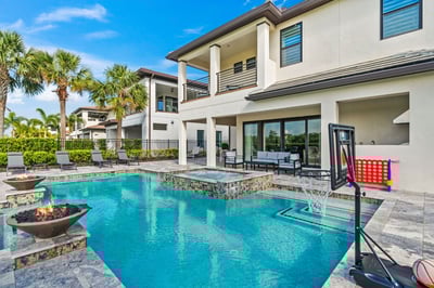 Luxury Villa Photo #3