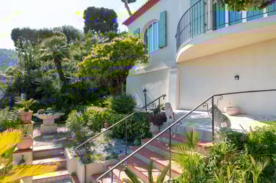 Luxury Villa Photo #12