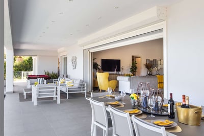 Luxury Villa Photo #6