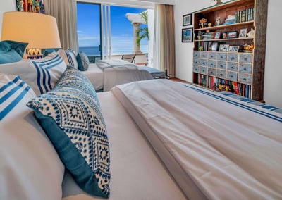 Luxury Villa Photo #33
