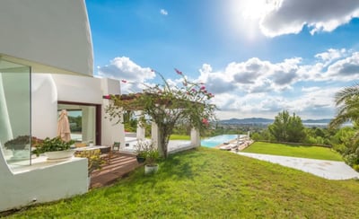 Luxury Villa Photo #24