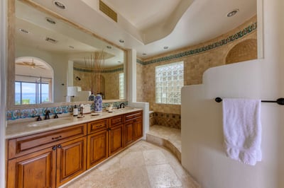 Luxury Villa Photo #46
