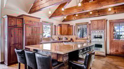 Spacious gourmet kitchen