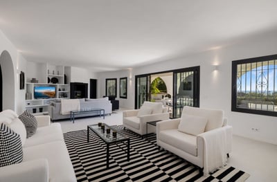 Luxury Villa Photo #15
