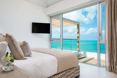 Luxury Villa Photo #18