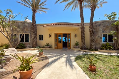 Luxury Villa Photo #18