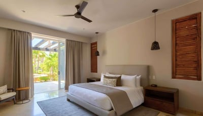 Luxury Villa Photo #10