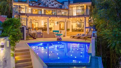 Luxury Villa Photo #5