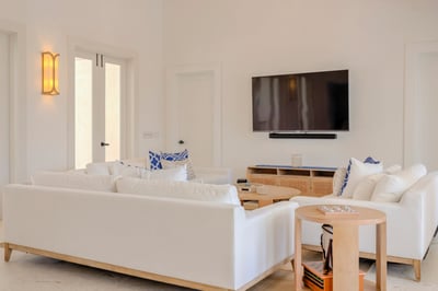 Luxury Villa Photo #11
