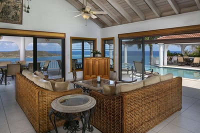 Luxury Villa Photo #11