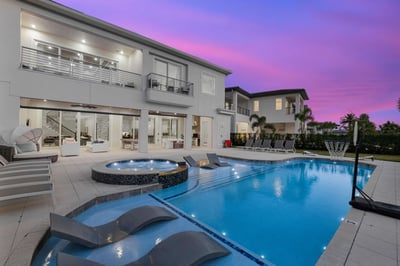Luxury Villa Photo #8