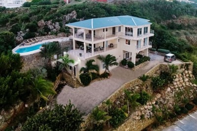Luxury Villa Photo #2