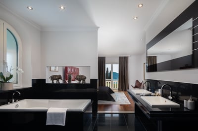 Luxury Villa Photo #64
